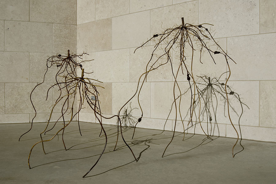 Dalya Luttwak, <em>Allium Porrum (Leek – 3 stages of growth)</em>(2008). Painted steel. Dimensions: Variable up to 60” x 67”. © 2008, Dalya Luttwak. Courtesy of the artist.