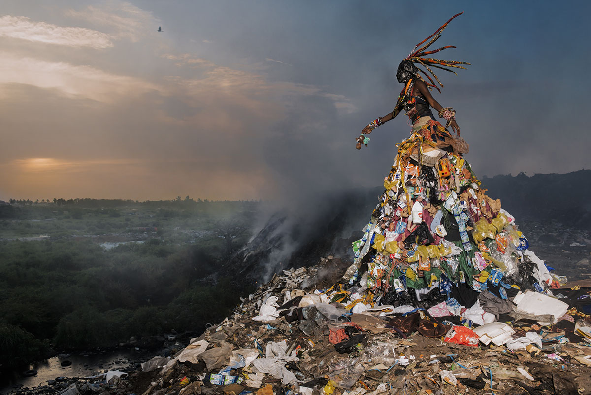  Fabrice Monteiro,The Prophecy. Baryt prints in color. ©FabriceMonteiro 2015. Courtesy of the artist and Chazen Museum of Art.