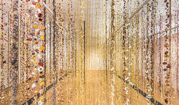 Rebecca Louise Law, Life in Death. Floral and botanical material. ©2022 Rebecca Louise Law. Courtesy of the Honolulu Museum of Art. Photo: Charles Emerson.